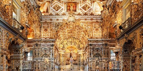 São Francisco de Assis e um culto católico, pobre, simples, sem pompa?