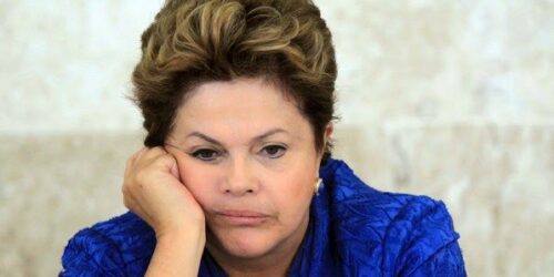 Desonesta, falsa, indecisa