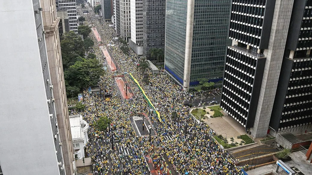 No momento, você está visualizando Manobra para enganar o brasileiro autêntico?