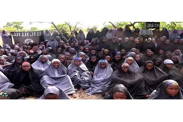 No momento, você está visualizando Nigéria resgata 200 meninas e 93 mulheres sequestradas pelo grupo Islâmico Boko Haram