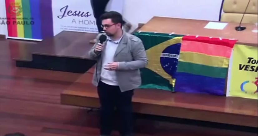 No momento, você está visualizando Vídeo: Ideologia de Gênero implantada até no catecismo para crianças!?