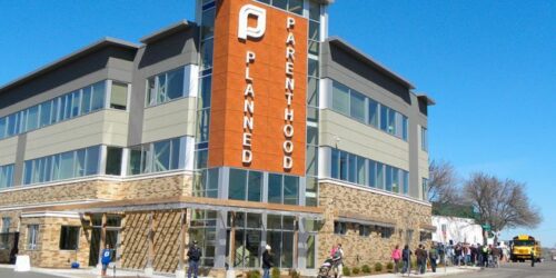 Denúncia: Clínicas abortistas Planned Parenthood apoiam o estupro e a escravidão sexual de menores