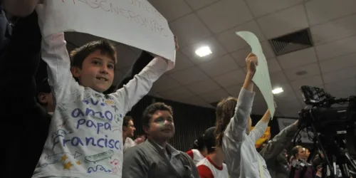 Assine! Não corrompam nossas crianças através da “Ideologia de Gênero”