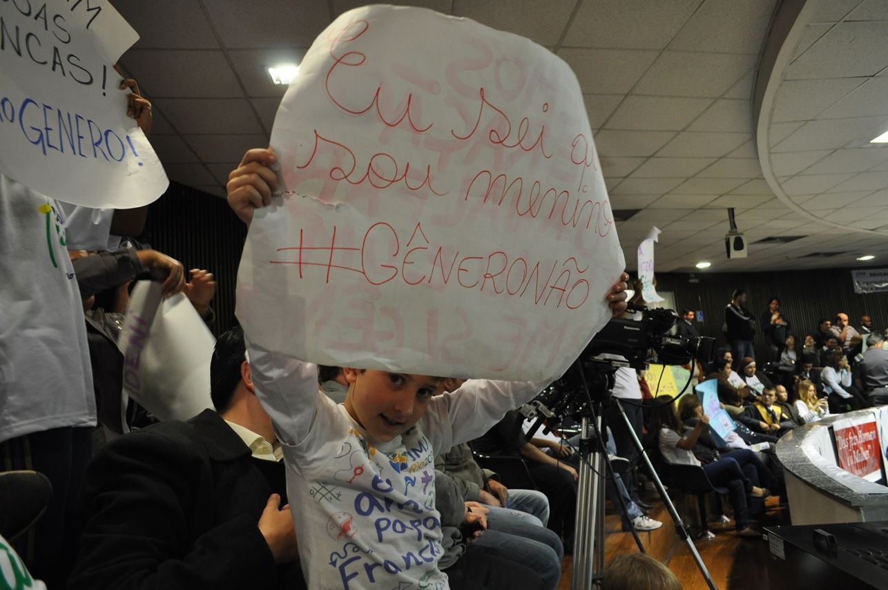No momento, você está visualizando Envie sua mensagem de agradecimento aos bispos que auxiliaram na derrota da Ideologia de Gênero em São Paulo