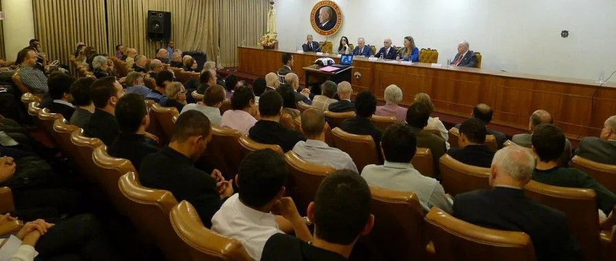 EM EVENTO PROMOVIDO PELO INSTITUTO PLINIO CORRÊA DE OLIVEIRA, OS PARTICIPANTES DEBATERAM A RESPEITO DOS PRECEITOS ANTINATURAIS DESSA ABSURDA IDEOLOGIA