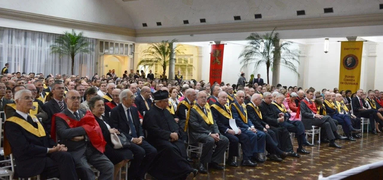 No momento, você está visualizando Fotos do lançamento do livro “Plinio Corrêa de Oliveira – Profeta do Reino de Maria”