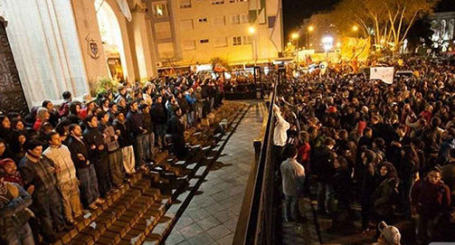 No momento, você está visualizando Católicos protegeram a catedral de Mar del Plata  assaltada pela intolerância LGBT