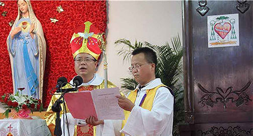No momento, você está visualizando Ditadura chinesa enfurecida contra bispo fiel  que usou anel e barrete