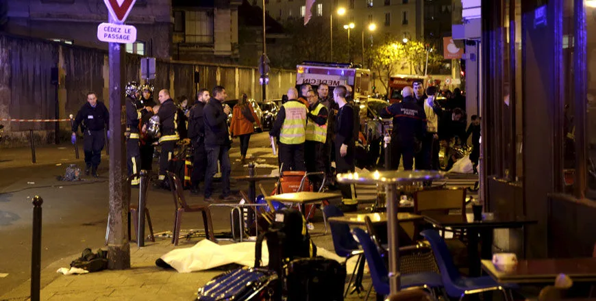 card_atentado_paris