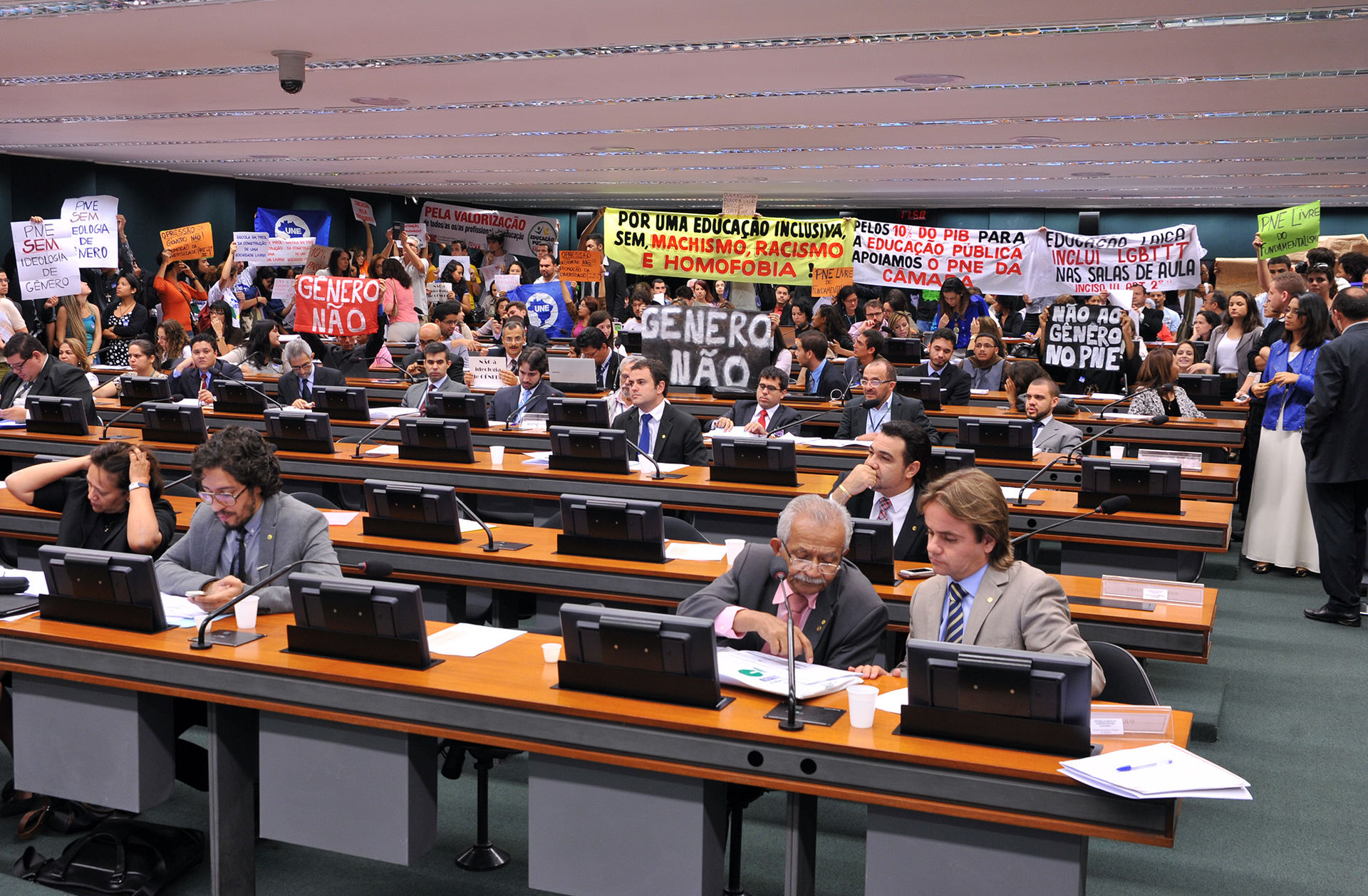 No momento, você está visualizando Audiência Pública na Câmara dos Deputados sobre a aplicação da Ideologia de Gênero e orientação sexual no PNE