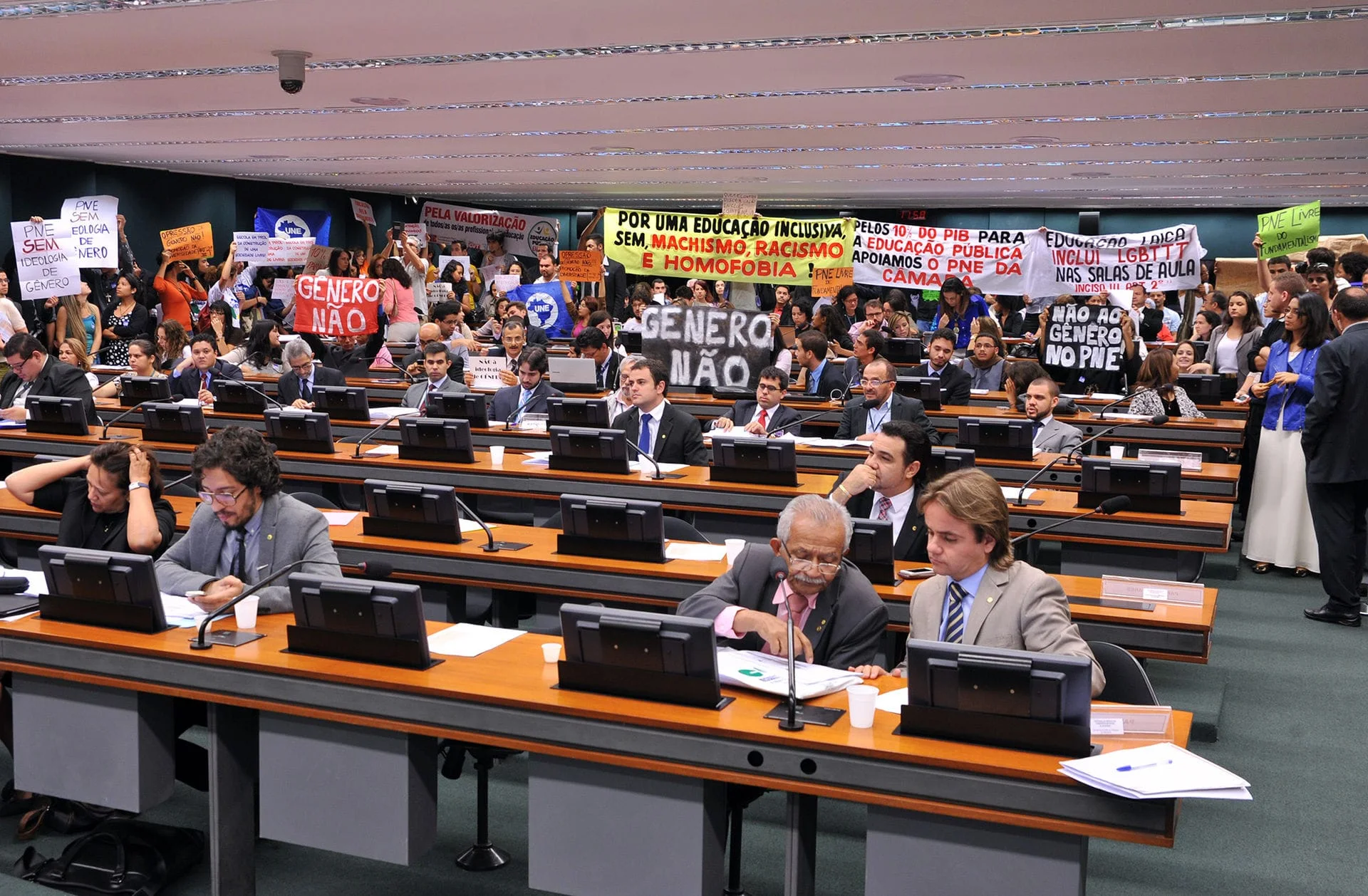 No momento, você está visualizando Audiência Pública na Câmara dos Deputados sobre a aplicação da Ideologia de Gênero e orientação sexual no PNE