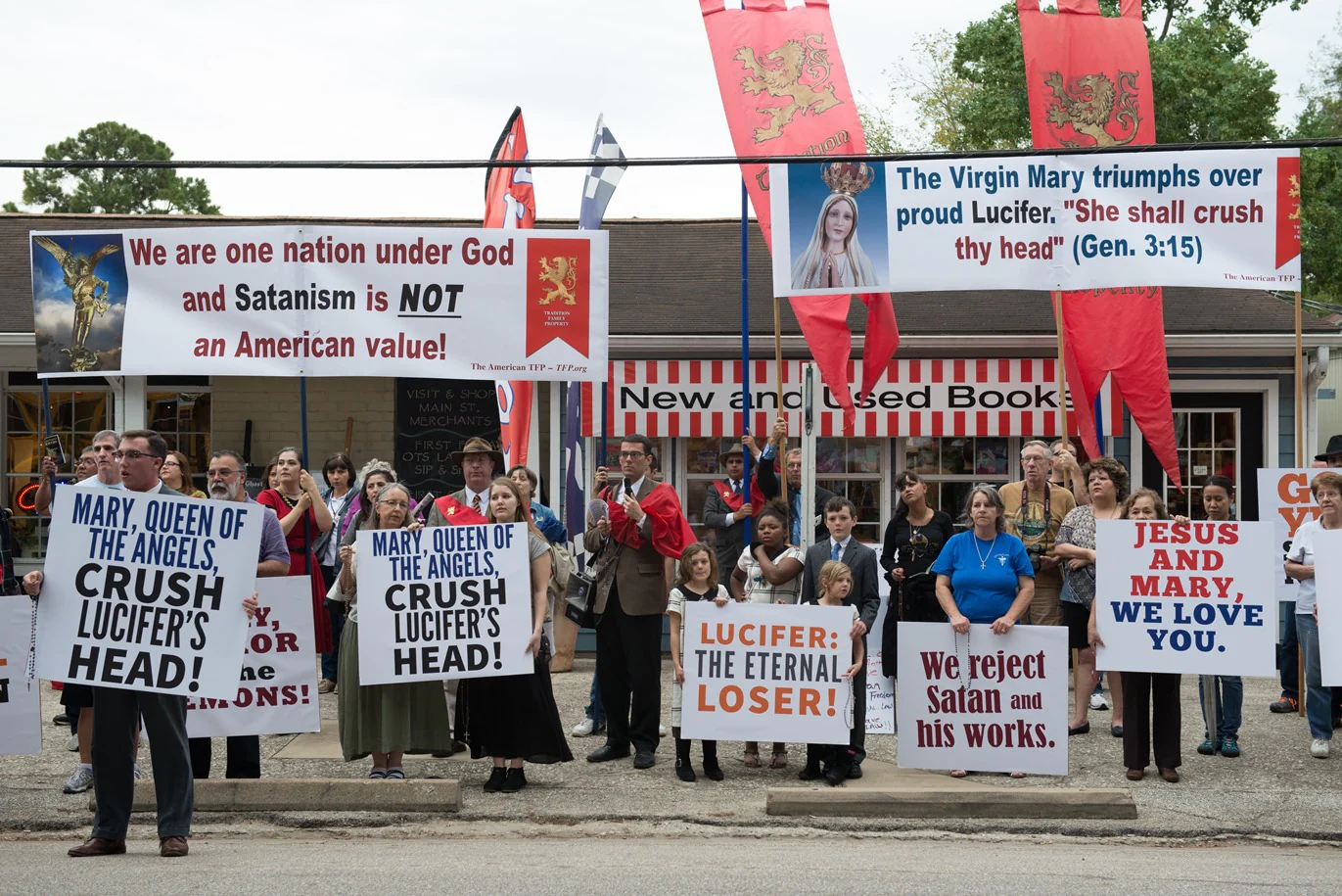 Aspecto da manifestação da TFP Americana contra a blasfêmia satanista