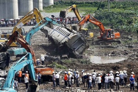 Governo faz desaparecer sem investigação os resto do trem-bala de Whenzhou