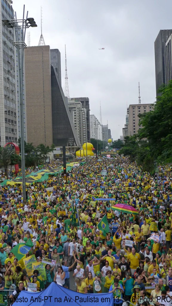 PRC_Manifestacao-3-576x1024