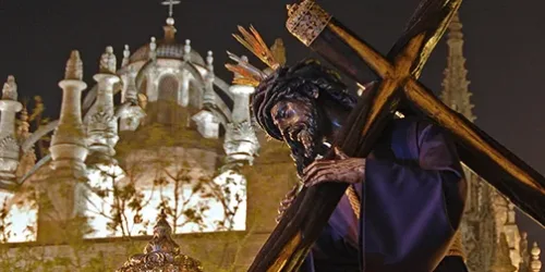A Paixão de Cristo revive na Paixão da Igreja