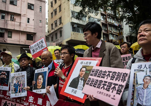 Hong Kong manifestantes pedem a liberdade de 5 libreiros 'desaparecidos' nas m_os da pol_cia pol_tica