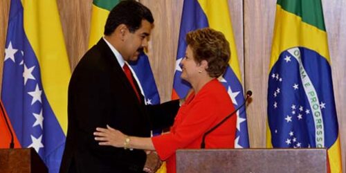Maduro sai em defesa de Dilma após pedir às venezuelanas se pentearem com os dedos