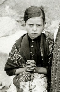 Jacinta-marto-fatima-portugal-1917-197x300