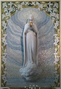 Nossa Senhora da Medalha Milagrosa, imagem com o globo