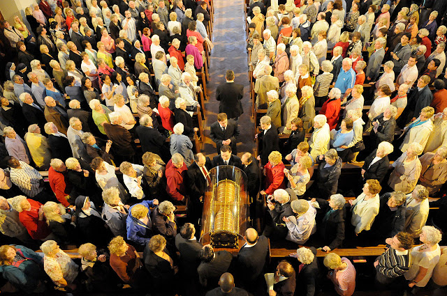 Peregrinacao Reliquias de Santa Terezinha, Cardiff, 2009