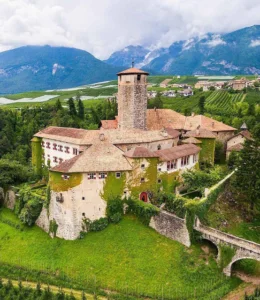 castel-valer-nas-dolomitas