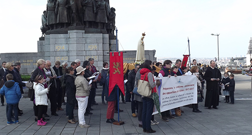 No momento, você está visualizando No dia 15 de outubro, em vários países, católicos rezaram publicamente o Rosário