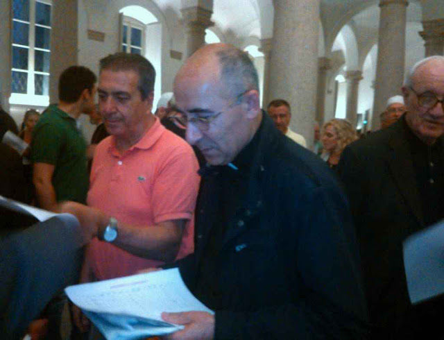 o-padre-georges-jahola-da-diocese-siro-catolica-de-mosul-foi-leva-las-a-local-seguro