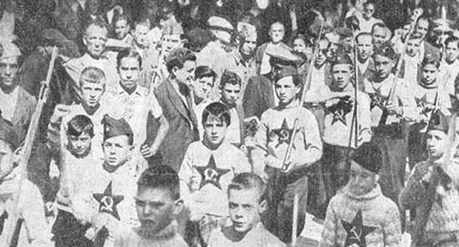 No momento, você está visualizando Duas concepções da sociedade:  família de famílias ou campo de concentração