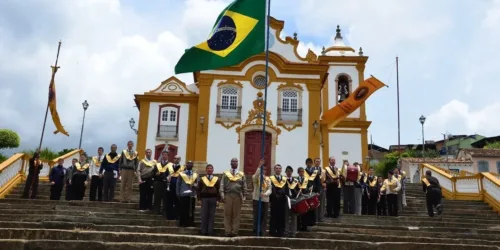 Cruzada pela Família: Diga NÃO! ao aborto! Caravana nas cidades históricas de Minas Gerais