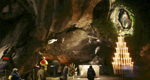 No momento, você está visualizando As aparições de Lourdes  e a Mediação Universal de  Nossa Senhora
