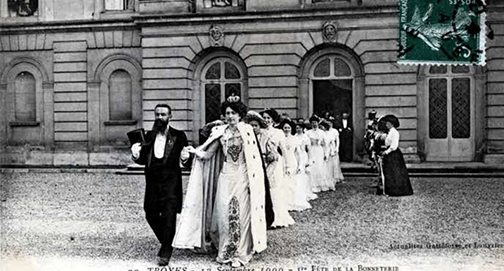 No momento, você está visualizando Dignidade e recato de ontem,  despudor e trivialidade de hoje