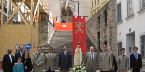 Terço público em Viena, Áustria, pelo Centenário de Nossa Senhora de Fátima