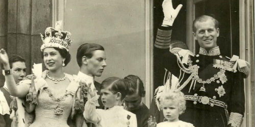 Têm os símbolos, a pompa e a riqueza  uma função na vida humana?