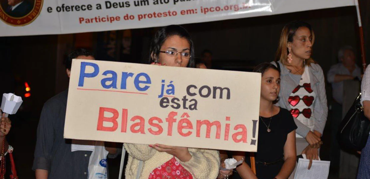 No momento, você está visualizando Nova exposição blasfema em Brasília – convocação para um protesto no dia 18/11