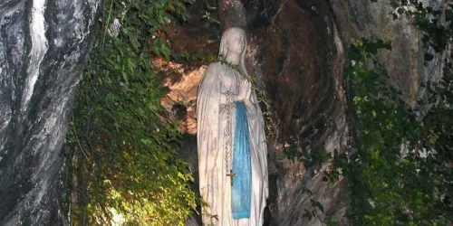 Aproxima-se o 11 de fevereiro, festa de Nossa Senhora de Lourdes