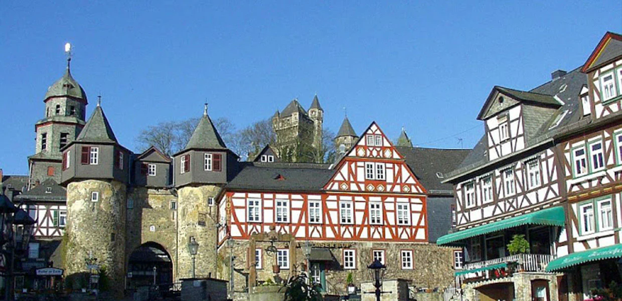 No momento, você está visualizando O urbanismo medieval e o urbanismo moderno