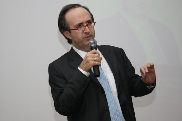 No momento, você está visualizando Reinaldo Azevedo: PNDH-3 acaba com o direito de propriedade no campo e na cidade, promove a perseguição religiosa e a descriminaliza o aborto