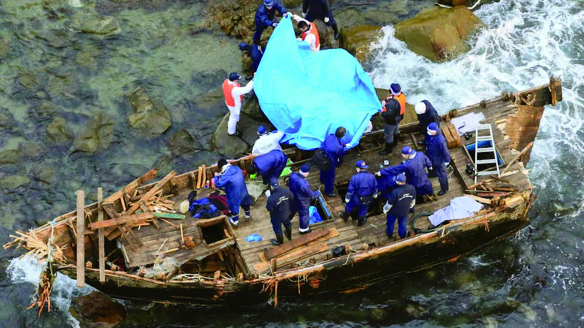 No momento, você está visualizando “Barcos fantasmas” norte-coreanos lotados de cadáveres