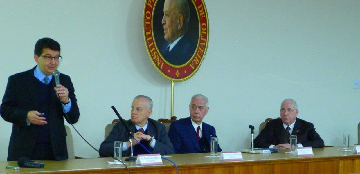 No momento, você está visualizando Teoria e tradição da guerra justa