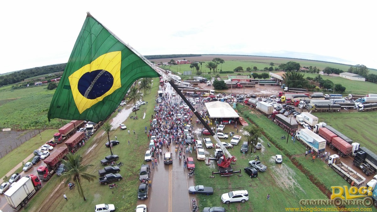 No momento, você está visualizando A segunda safra, a “maldição do petróleo” e os irmãos siameses