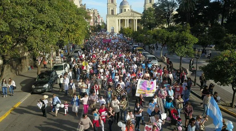 No momento, você está visualizando A Argentina católica defende a família