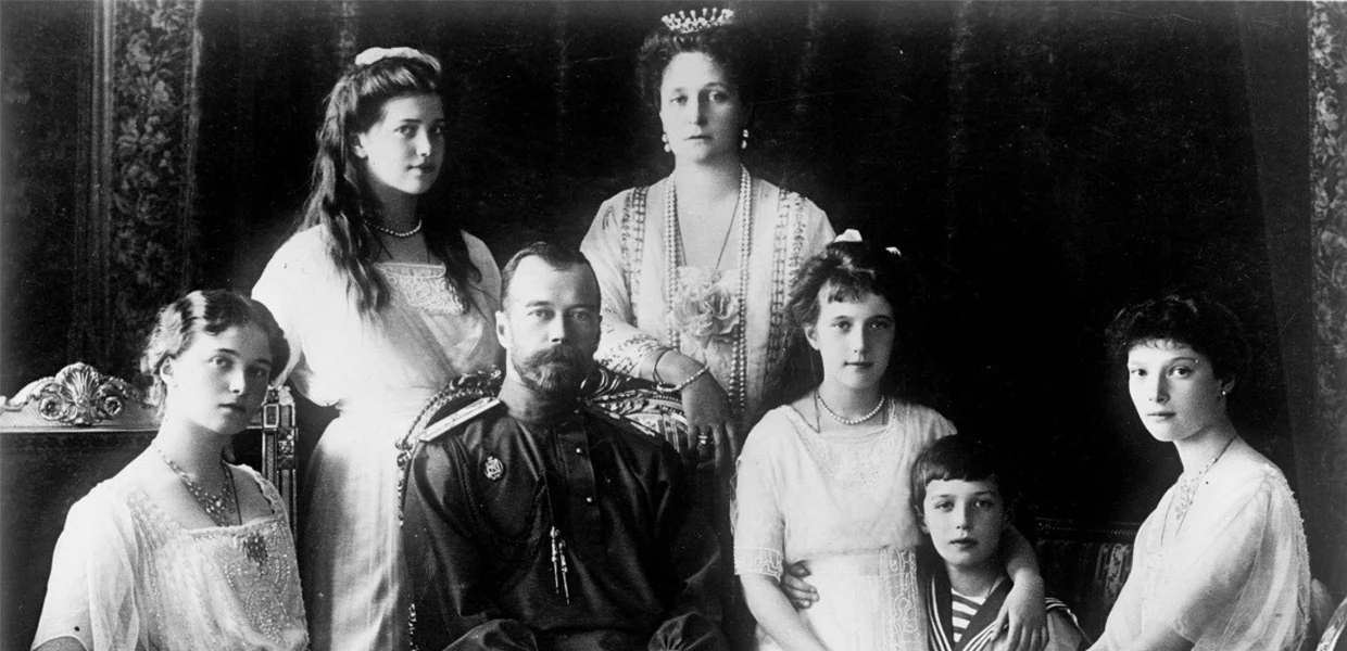 No momento, você está visualizando Ódio comunista exterminou a família Romanov