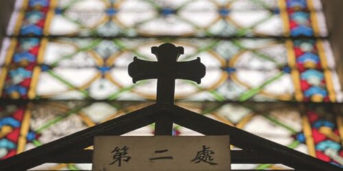 Na China, perseguição a todo símbolo cristão