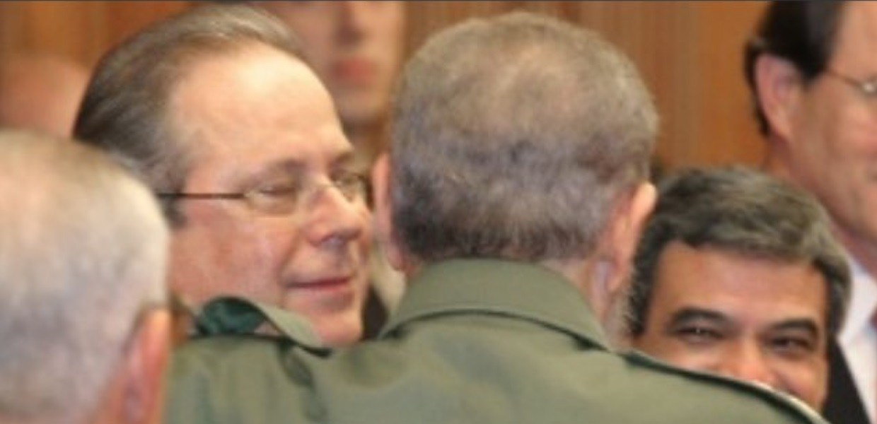 No momento, você está visualizando Radicalismo goela abaixo do povo