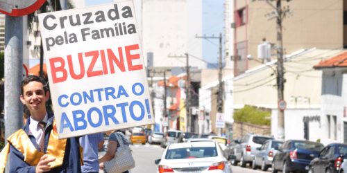 Ação Jovem do IPCO participa de ato público contra o aborto em Jundiaí