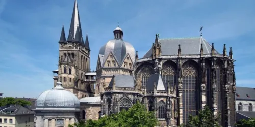 A Catedral de Aachen: reflexo da grandeza carolíngea