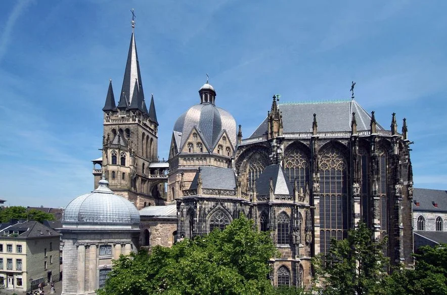 No momento, você está visualizando A Catedral de Aachen: reflexo da grandeza carolíngea