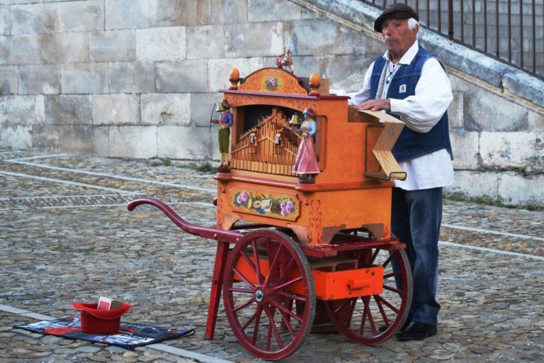 No momento, você está visualizando O realejo estridente