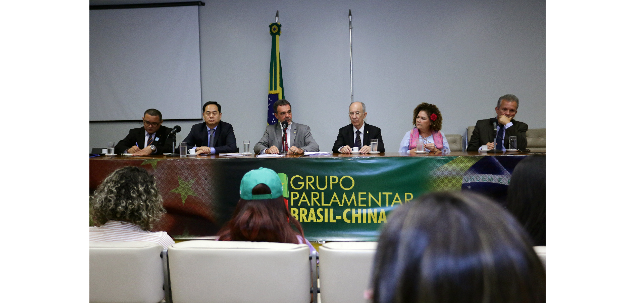No momento, você está visualizando PCdoB quer aproximar Brasil da China