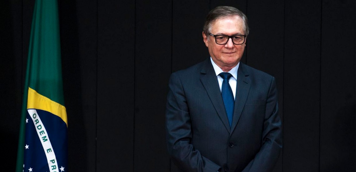 No momento, você está visualizando Entrega da Mensagem de boas vindas ao novo Ministro da Educação